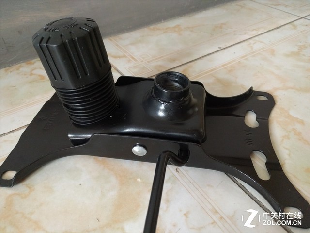 ：399元电竞椅保菊还是爆菊？麻将胡了试玩网站免费硬件衙门(图10)