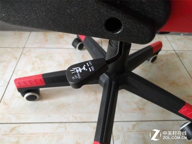 ：399元电竞椅保菊还是爆菊？麻将胡了试玩网站免费硬件衙门(图13)